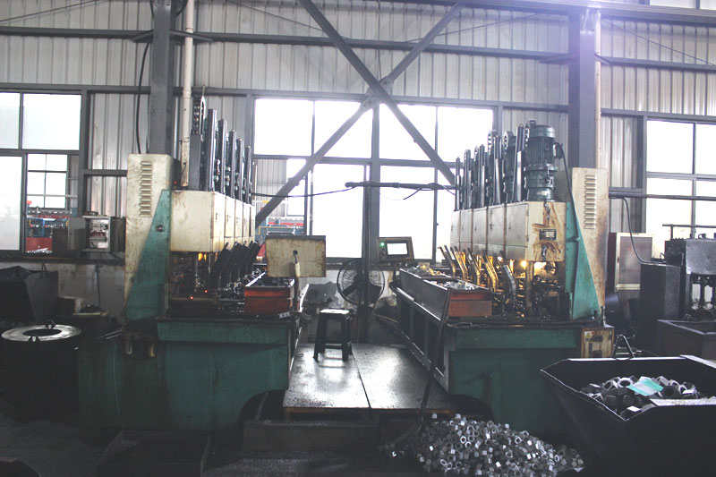 竖向自动攻牙机