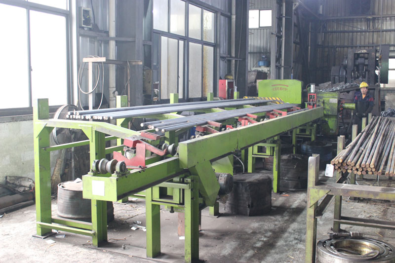Automatic cutting machine